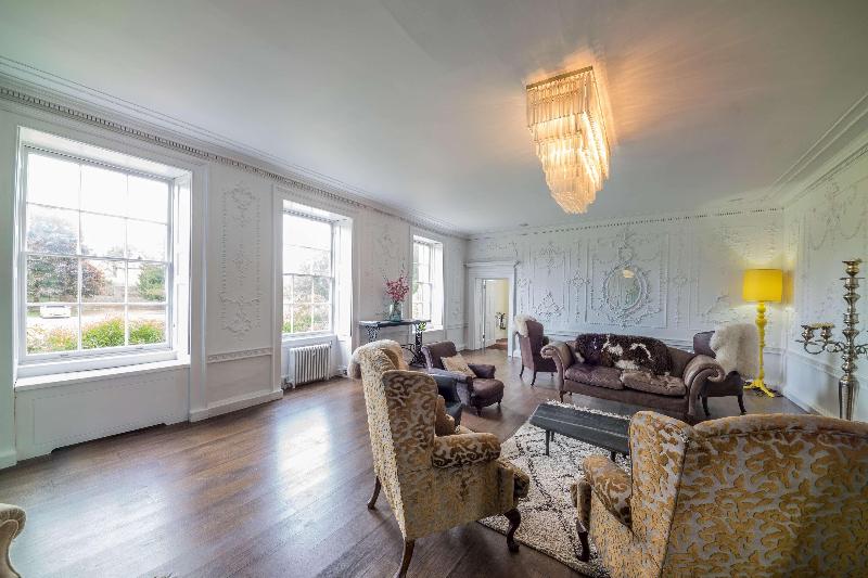 Stoke Place Hotel - Oda