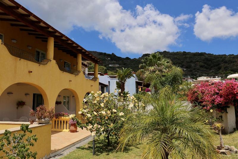 Bougainville - Genel