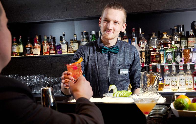 SI-Suites - Bar