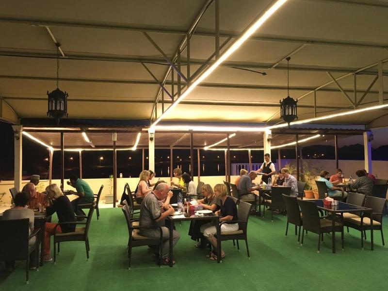 Al Ayjah Plaza Hotel - Genel
