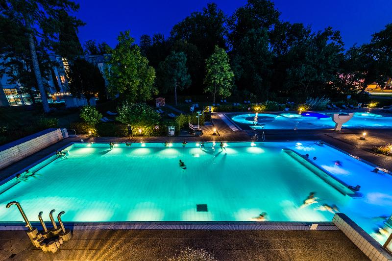 Hotel et Centre Thermal d'Yverdon-les-Bains - Havuz