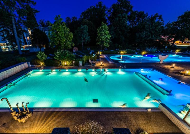 Hotel et Centre Thermal d'Yverdon-les-Bains - Havuz