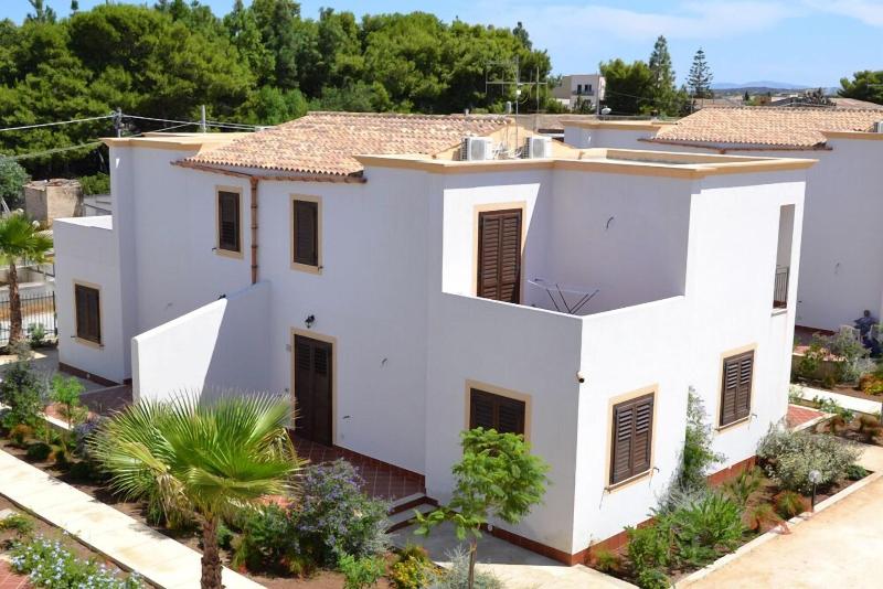 Case Vacanza Torre Lupa - Havuz