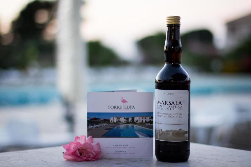 Case Vacanza Torre Lupa - Havuz