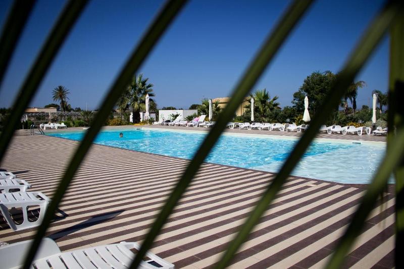 Case Vacanza Torre Lupa - Havuz