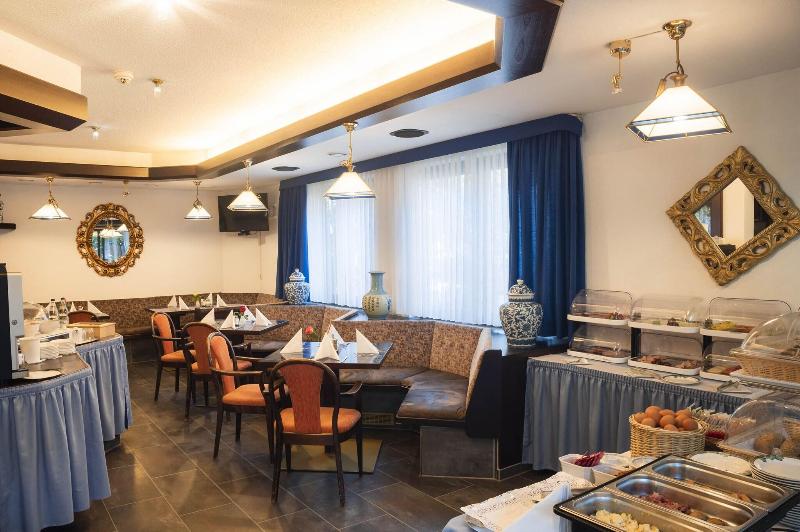 Astoria am Urachplatz - Restoran