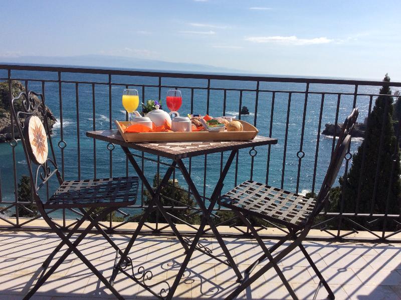 Jonic Hotel Mazzarò - Oda