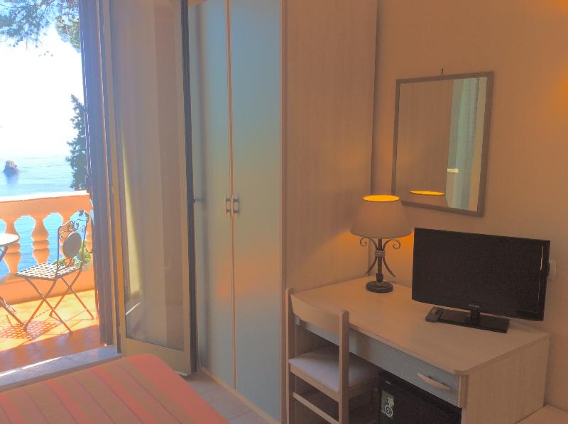 Jonic Hotel Mazzarò - Oda
