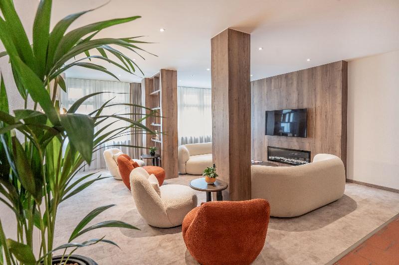 Tailormade Hotel Krone Sarnen - Lobi