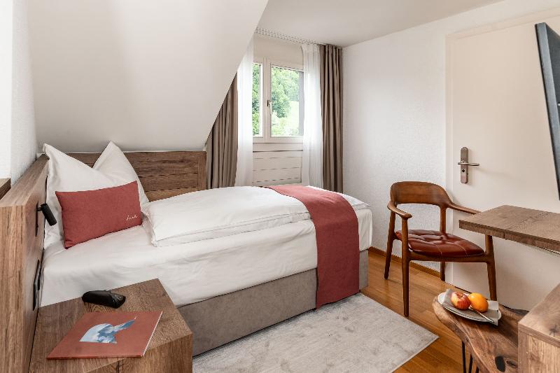 Tailormade Hotel Krone Sarnen - Oda