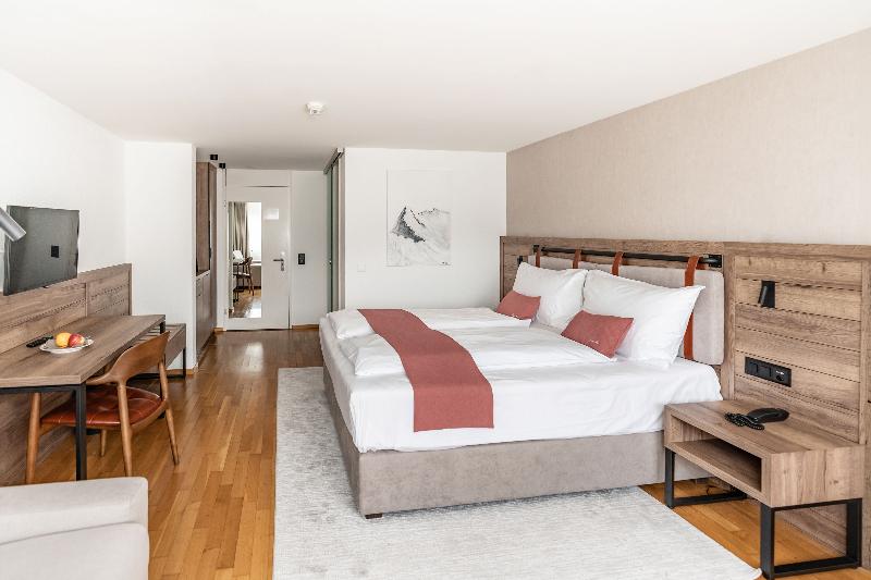 Tailormade Hotel Krone Sarnen - Oda