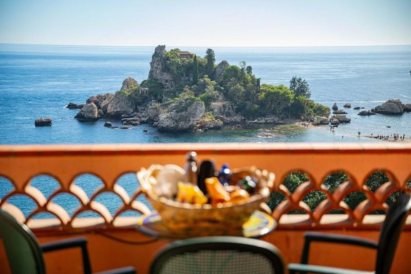 Mendolia Beach Hotel - Teras