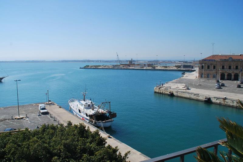 L'Approdo Delle Sirene - Genel