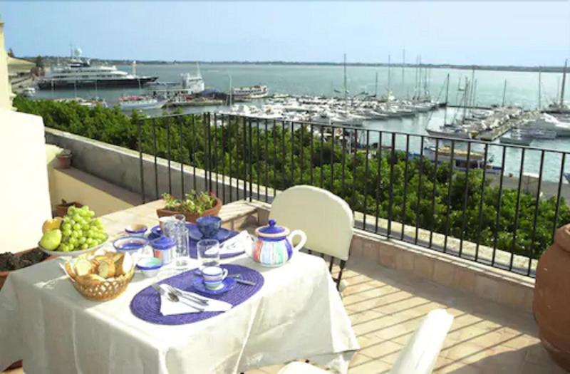 L'Approdo Delle Sirene - Restoran