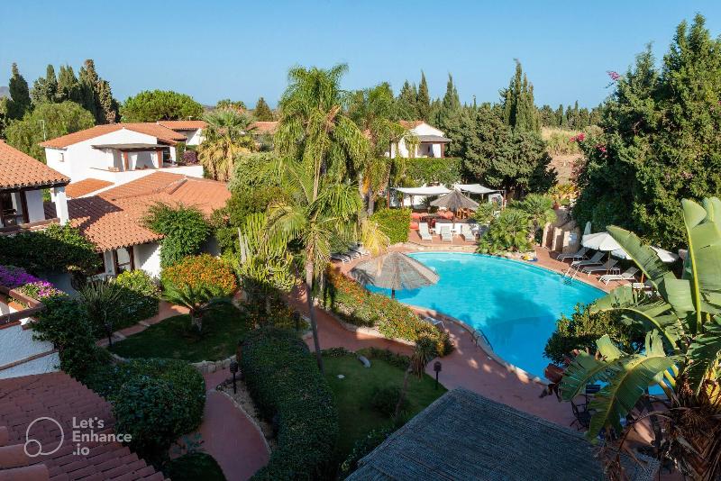 Nora Club Hotel - Genel