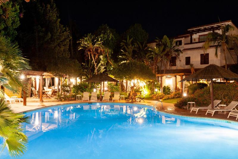 Nora Club Hotel - Genel