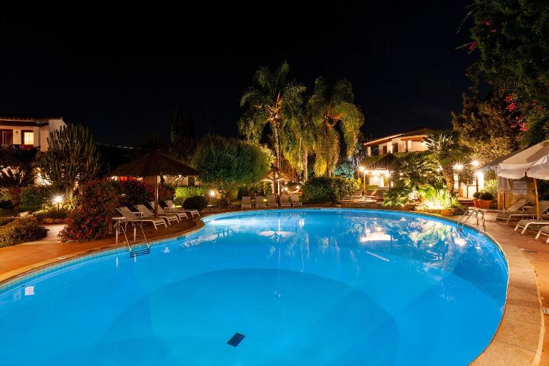 Nora Club Hotel - Havuz