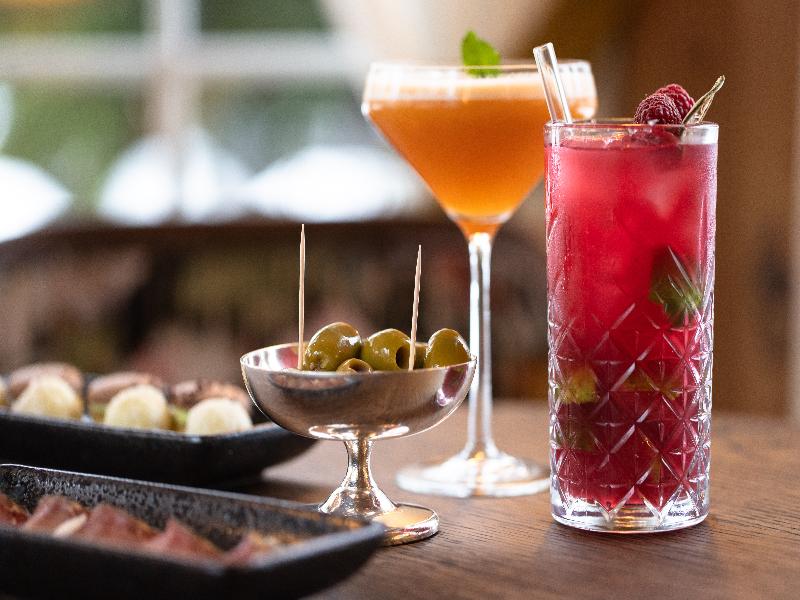 Adula - Bar