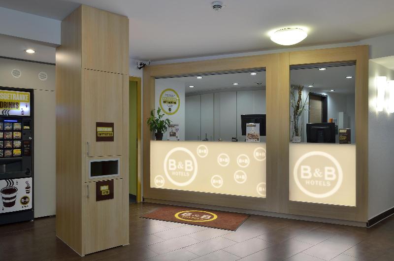B&B Hotel Stuttgart-City - Lobi