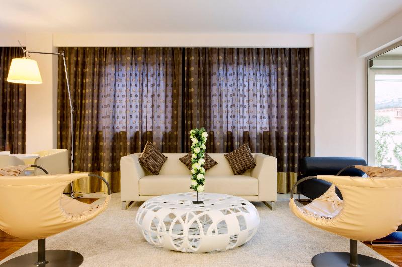 Holiday Inn Salerno-Cava de' Tirreni - Lobi