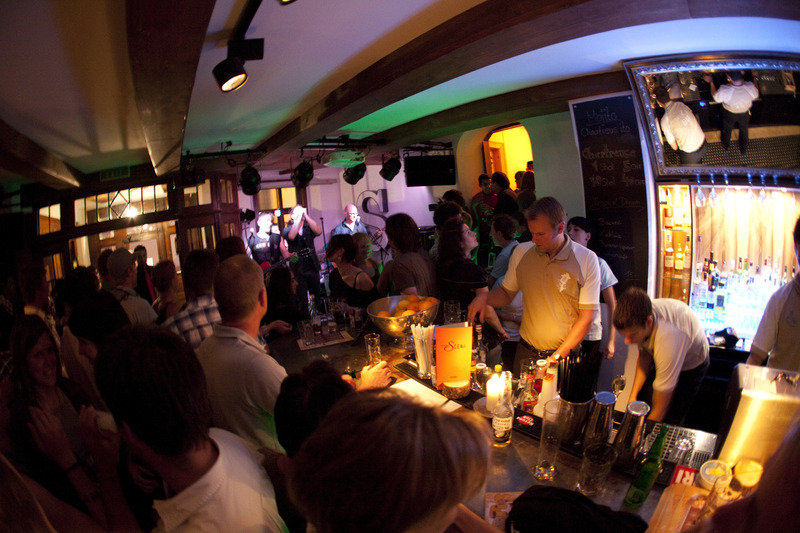 Saratz - Bar