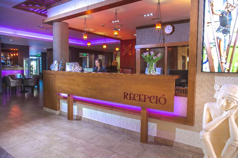 Caramell Premium Resort - Lobi