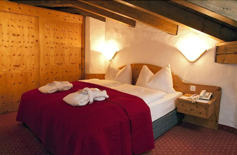 Hotel Rosatsch - Oda