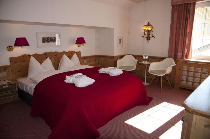 Hotel Rosatsch - Oda