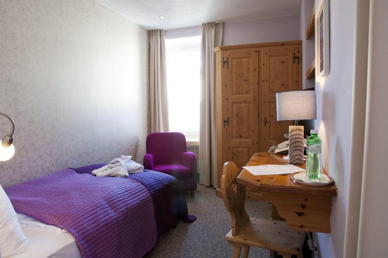 Hotel Rosatsch - Oda