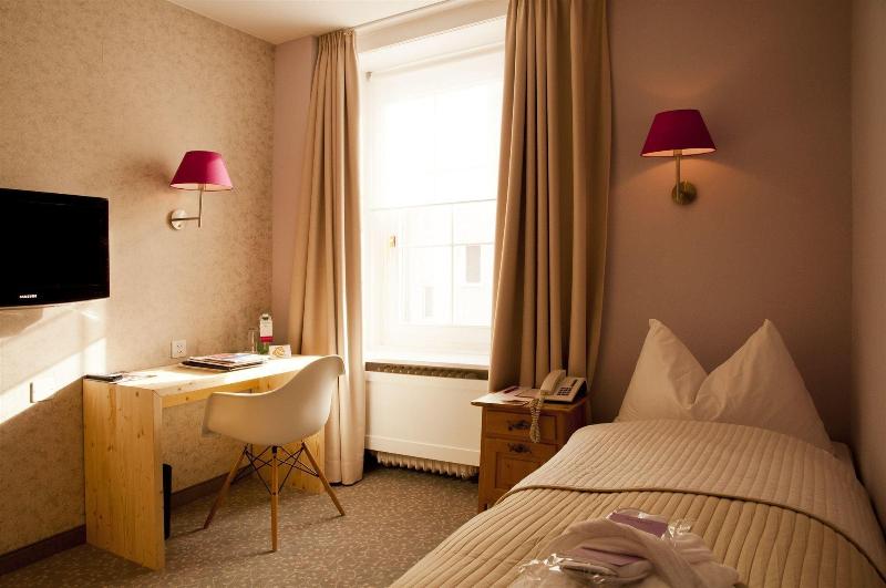 Hotel Rosatsch - Oda