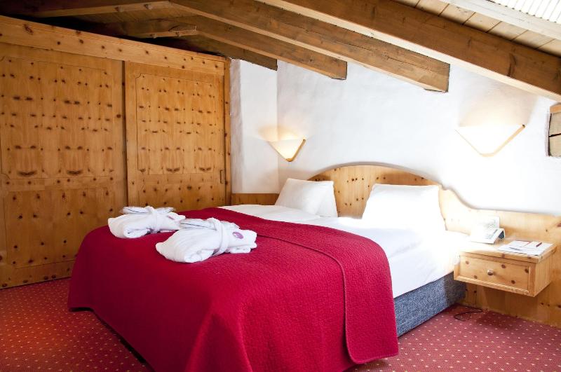 Hotel Rosatsch - Oda