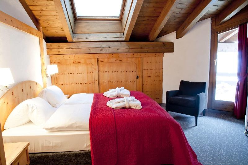 Hotel Rosatsch - Oda