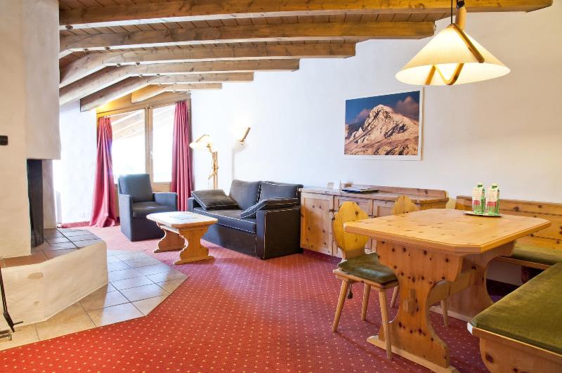 Hotel Rosatsch - Oda
