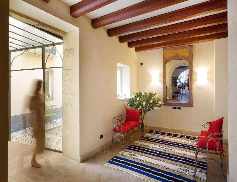 Algila Ortigia Charme Hotel - Lobi