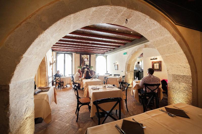 Algila Ortigia Charme Hotel - Restoran