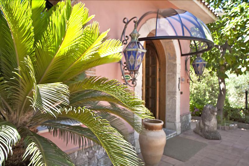 Villa Sirina - Genel