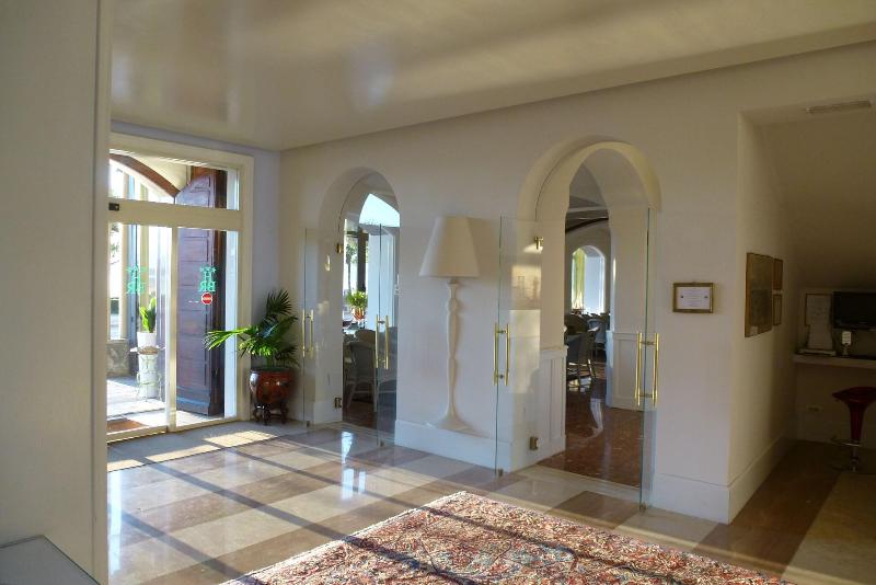 Beau Rivage - Lobi