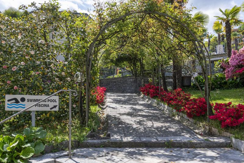 Beau Rivage - Genel