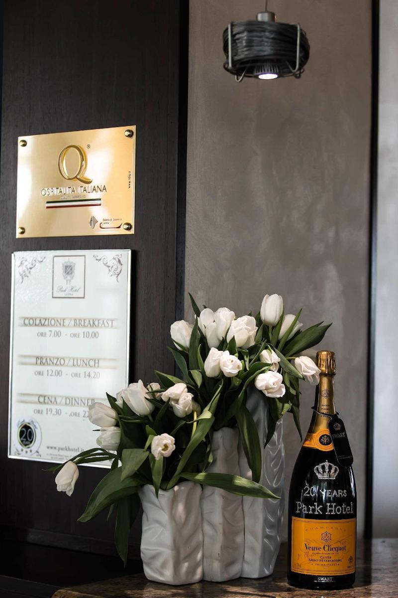 Park Hotel - Lobi