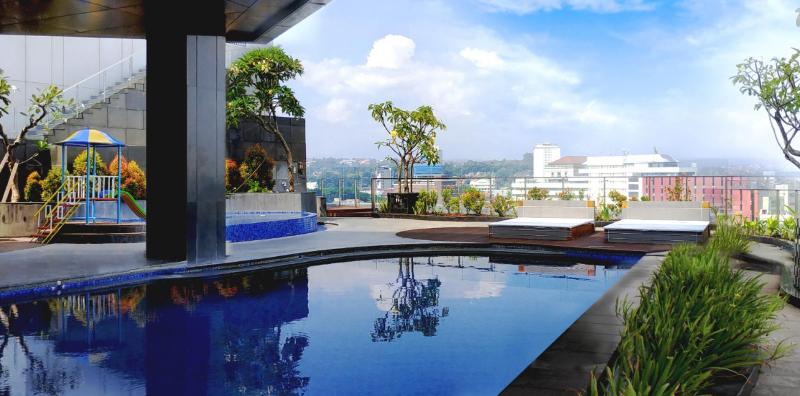 PO Hotels Semarang - Havuz