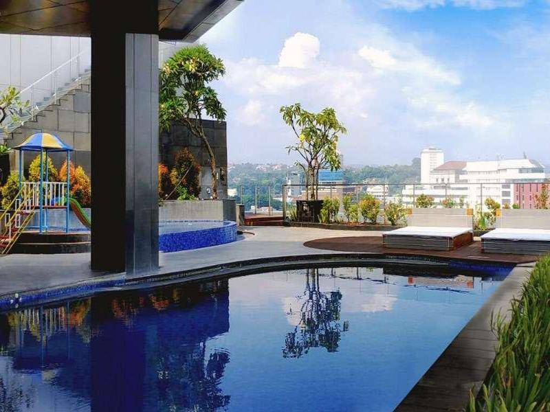 PO Hotels Semarang - Havuz
