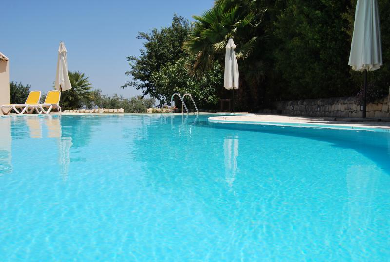 Relais Torre Marabino - Havuz