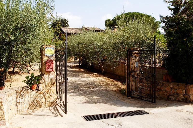 La Casa sulla Collina d'Oro - Genel