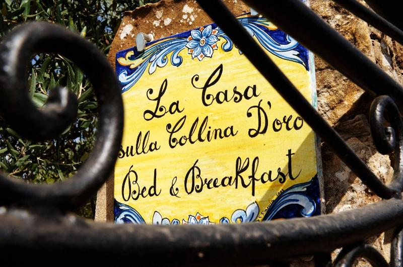 La Casa sulla Collina d'Oro - Genel