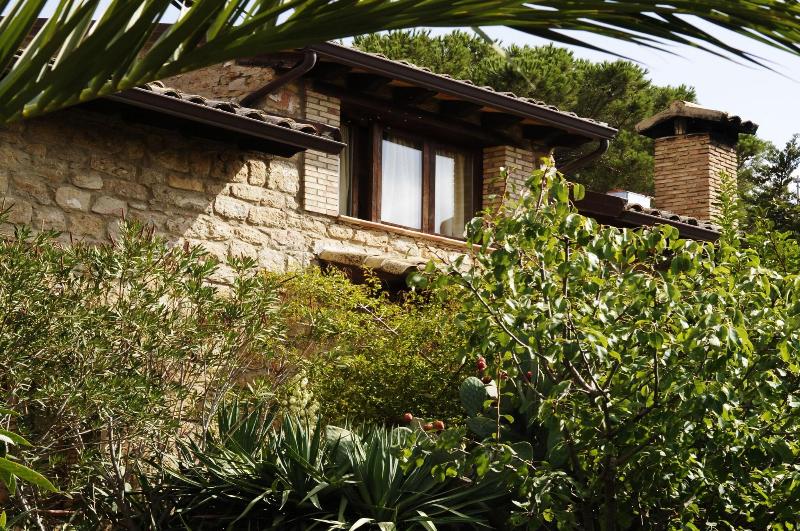 La Casa sulla Collina d'Oro - Genel