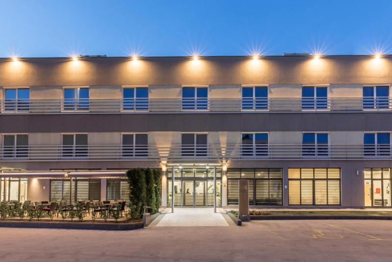 Hotel Mondo - Genel