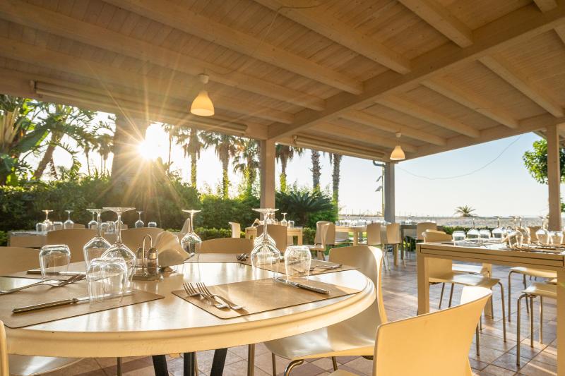 Le Dune Beach Club - Restoran