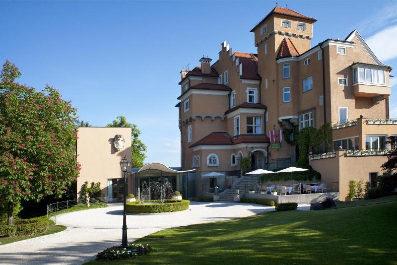 Schloss Mönchstein - Genel