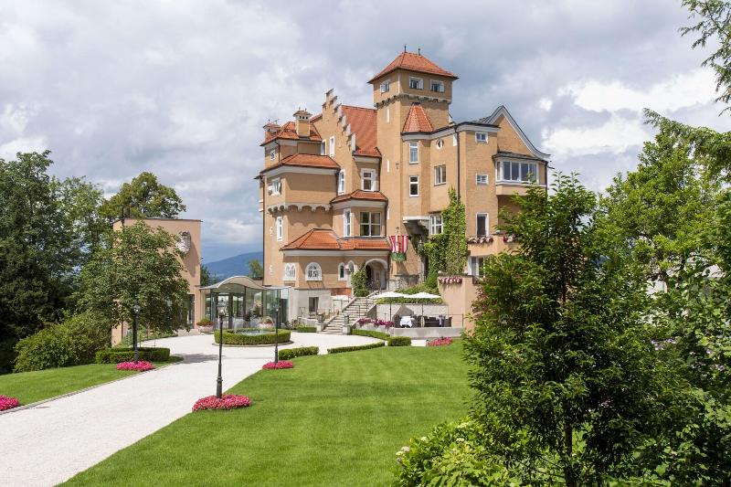 Schloss Mönchstein - Genel