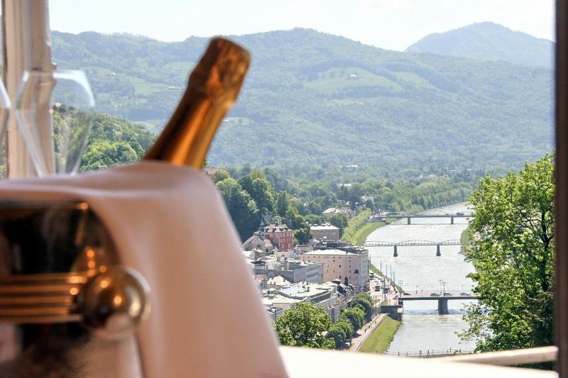 Schloss Mönchstein - Genel